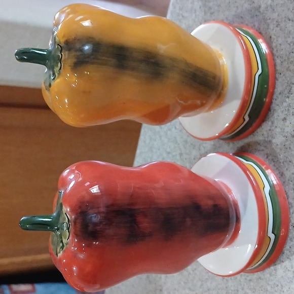 Southwest Style Chili Pepper Salt & Pepper Shakers Set - Picture 2 of 4